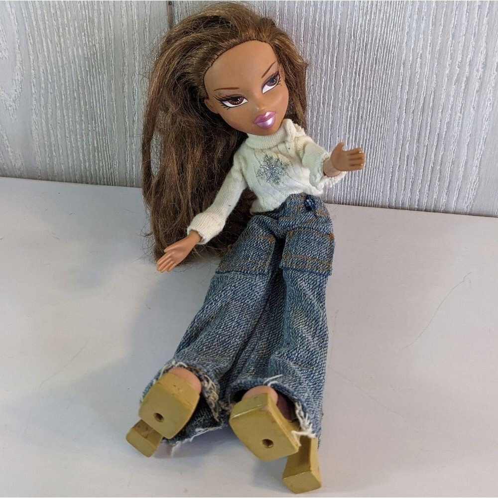 VTG Yasmin 2001 MGA First Generation Bratz Doll Clothed Boot Feet EUC